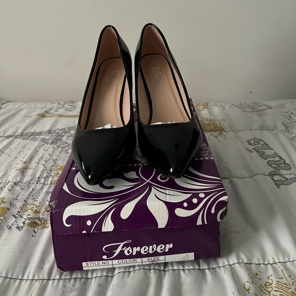 BLACK HEELS - Picture 8 of 8
